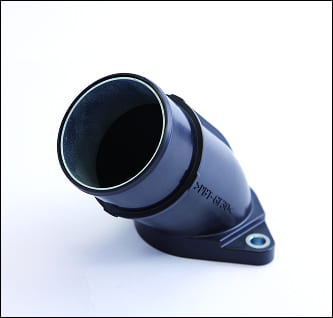 四輪用過給配管アウトレット